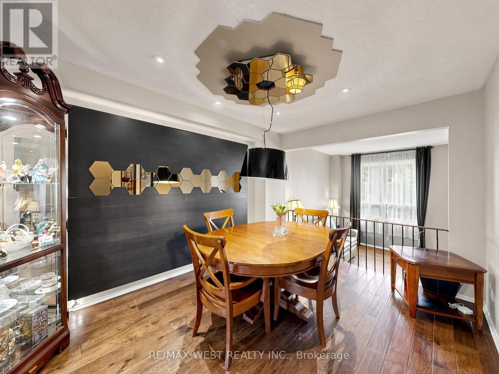 #44 121 POPLAR CRESCENT - Image 15