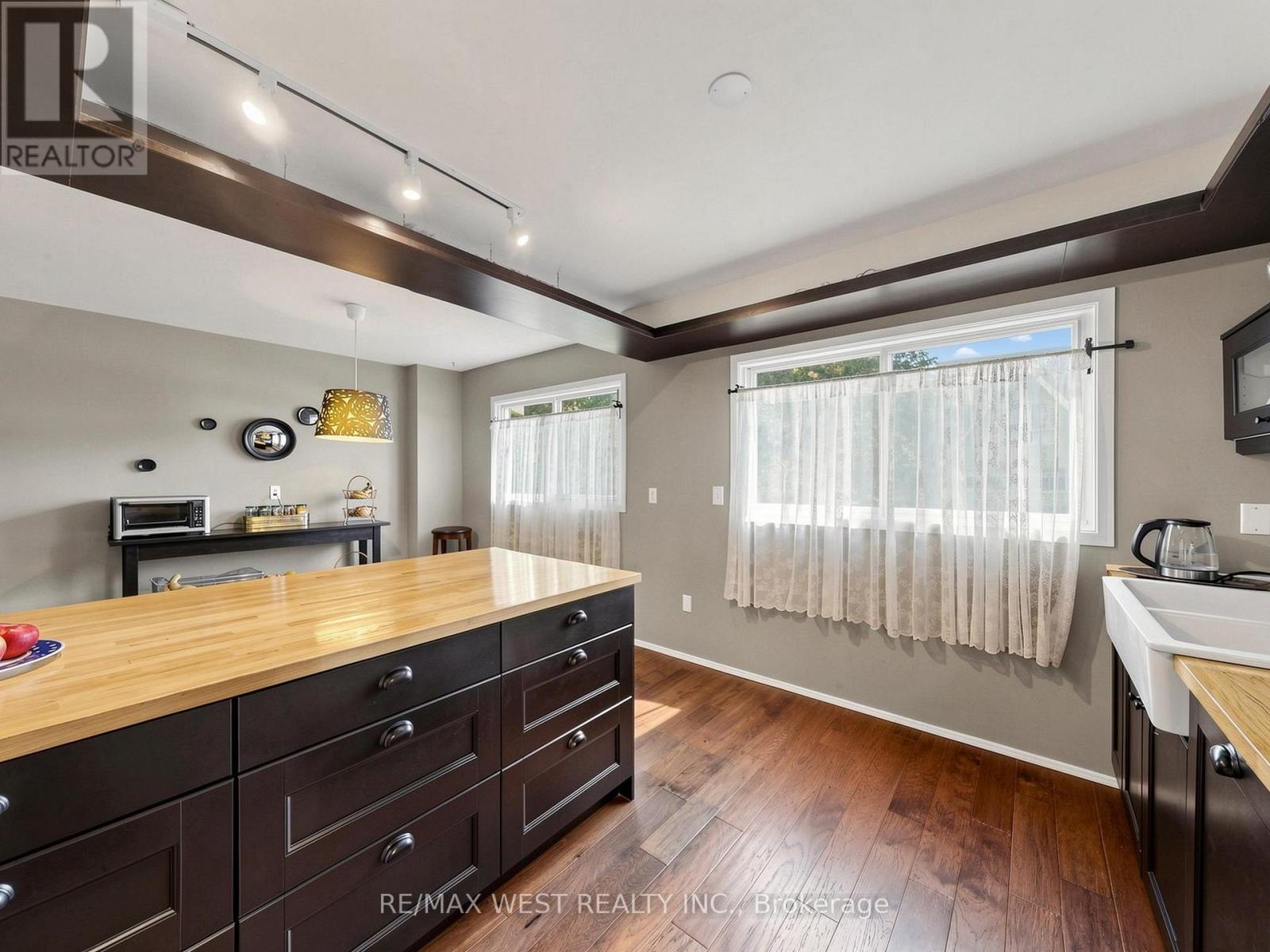 #44 121 POPLAR CRESCENT - Image 22