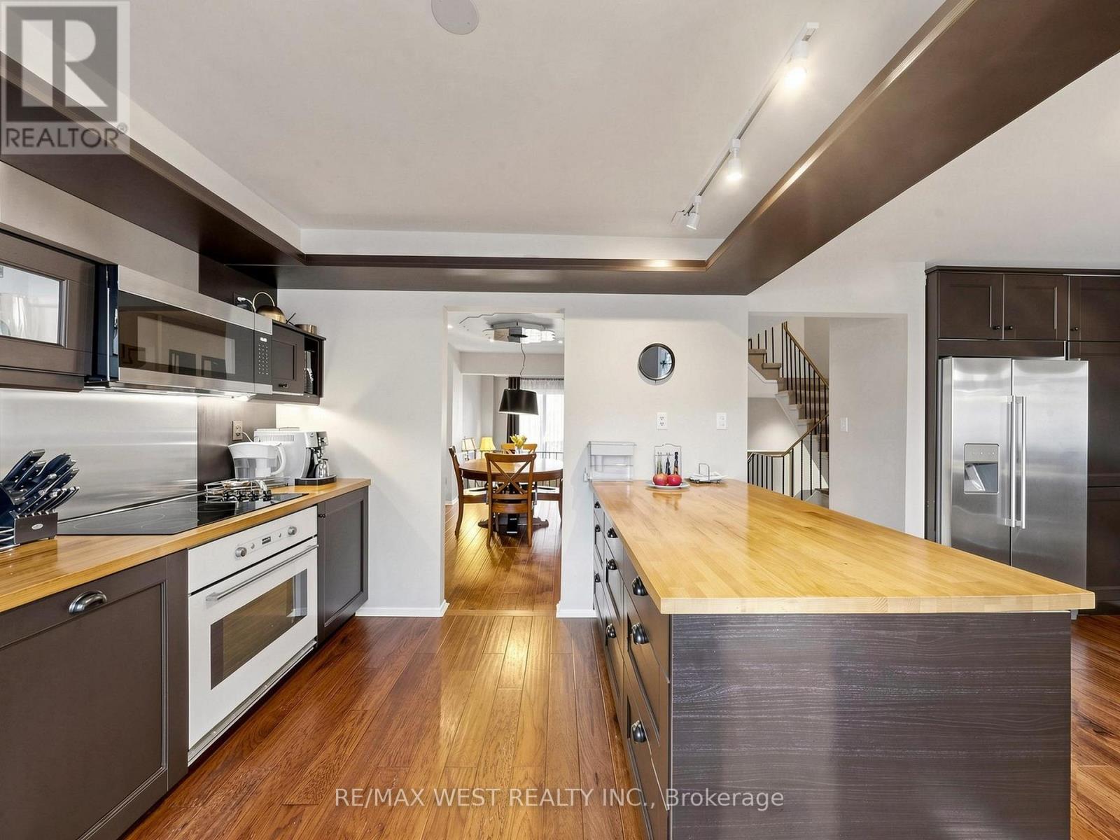 #44 121 POPLAR CRESCENT - Image 24