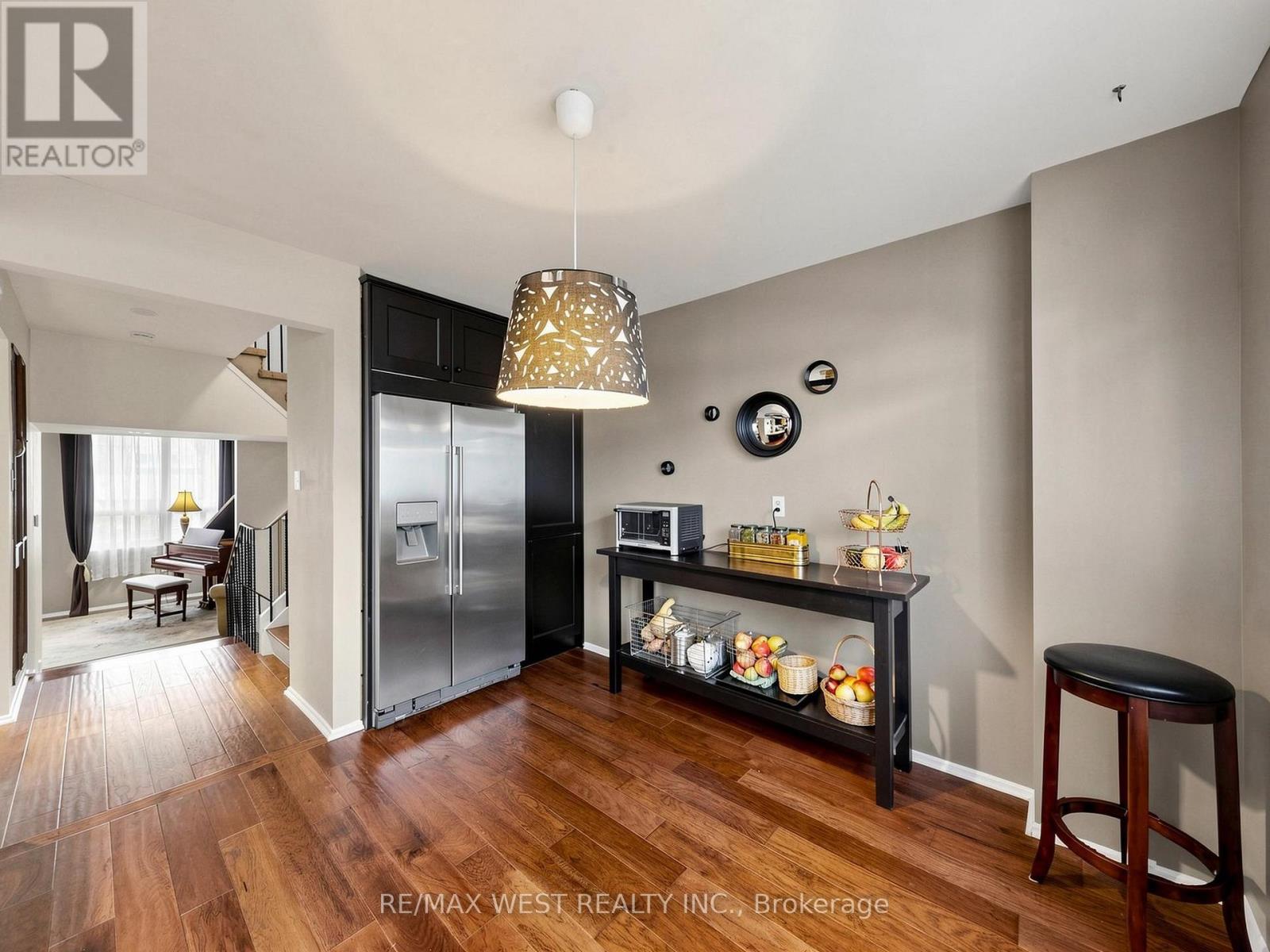 #44 121 POPLAR CRESCENT - Image 29