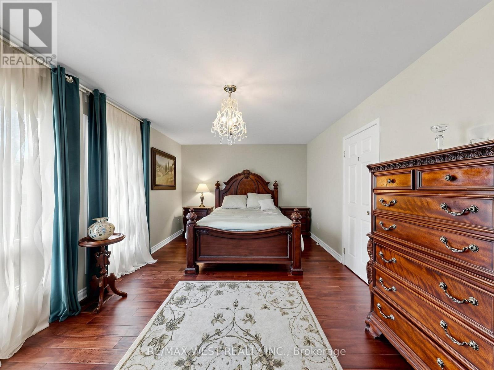 #44 121 POPLAR CRESCENT - Image 37