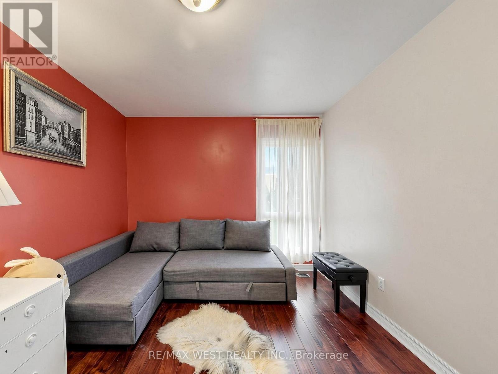 #44 121 POPLAR CRESCENT - Image 41