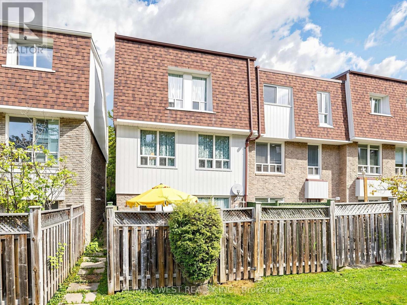 #44 121 POPLAR CRESCENT - Image 47
