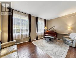 44 - 121 Poplar Crescent, Aurora, ON L4G3M4 Photo 12