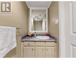 44 - 121 Poplar Crescent, Aurora, ON L4G3M4 Photo 9