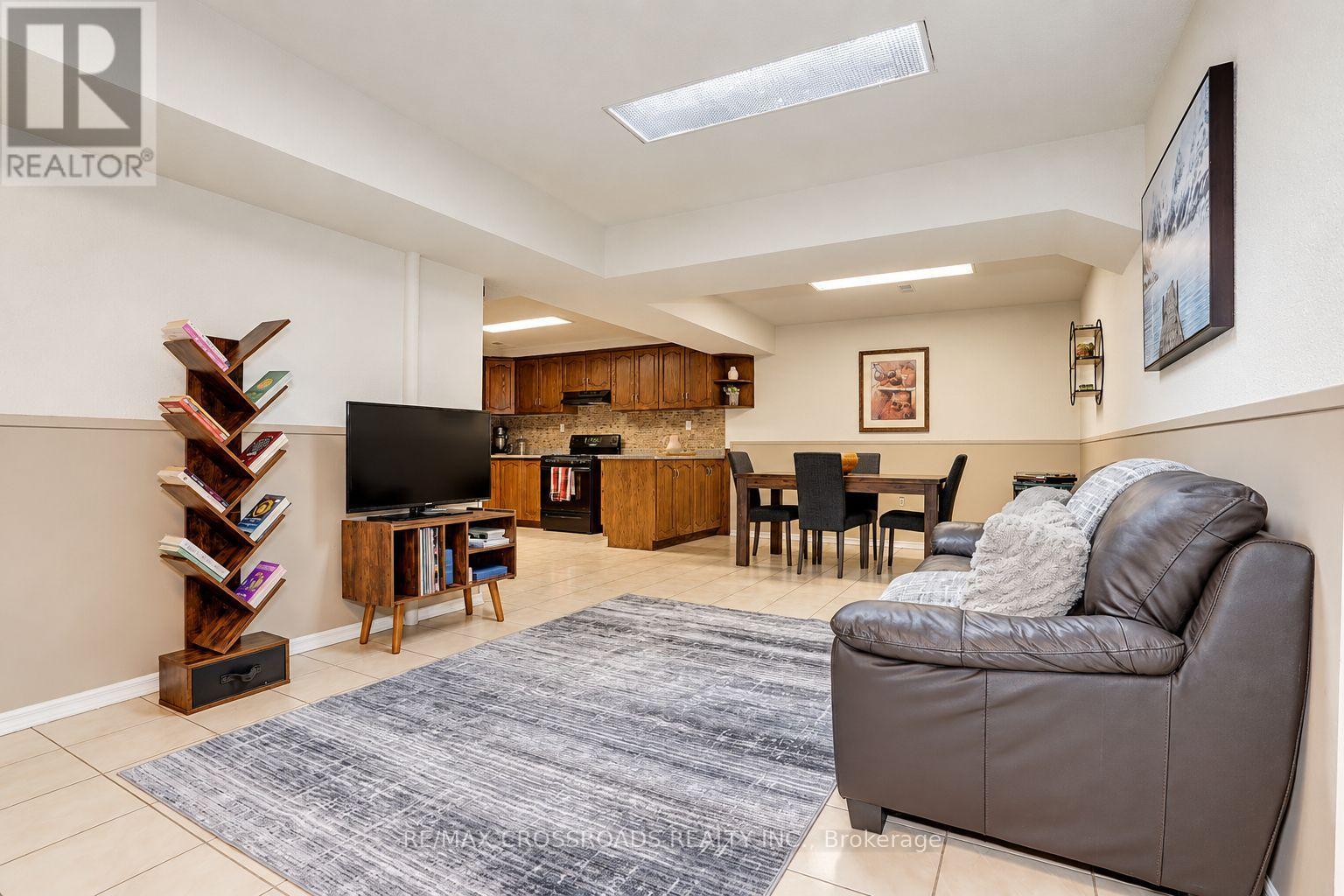 102A WHITFIELD AVENUE - Image 37