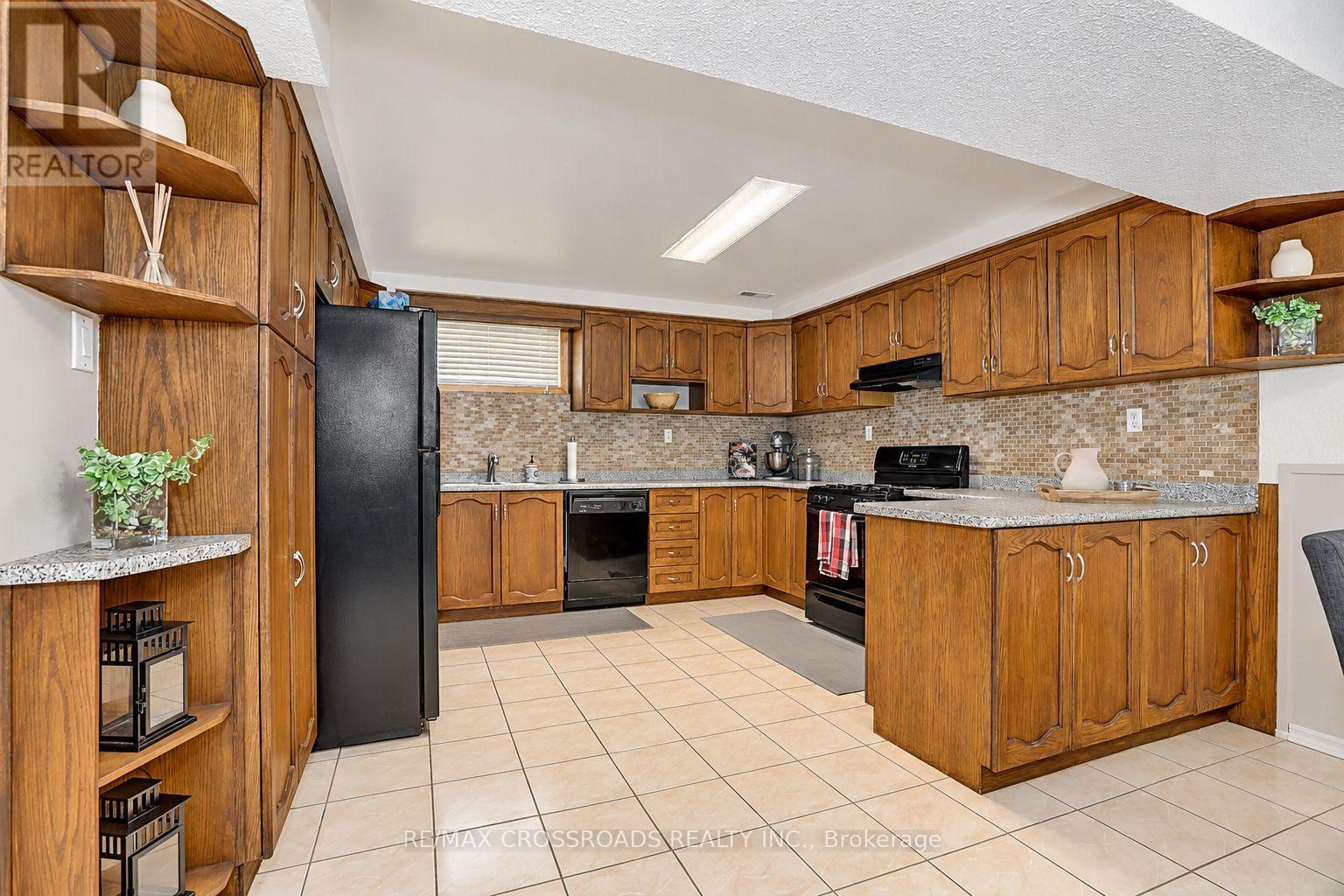 102A WHITFIELD AVENUE - 40