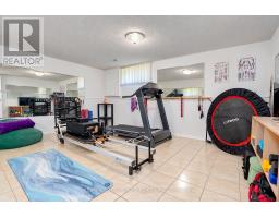 102a Whitfield Avenue, Toronto, ON M9L1G7 Photo 42