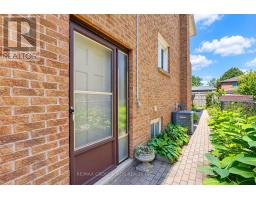 102a Whitfield Avenue, Toronto, ON M9L1G7 Photo 44