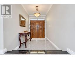 Dining room - 102a Whitfield Avenue, Toronto, ON M9L1G7 Photo 7