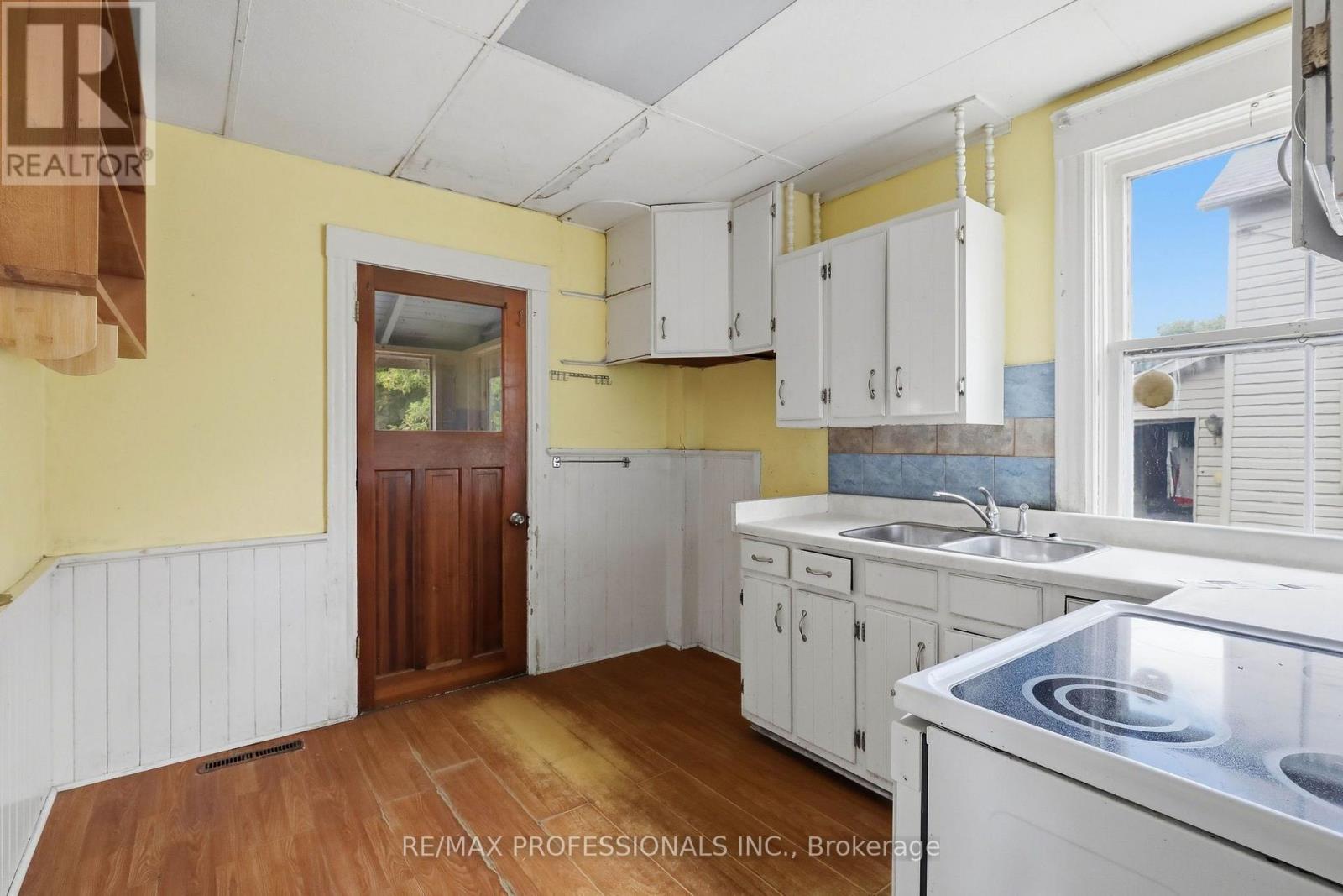 26 ARTHUR AVENUE - 18
