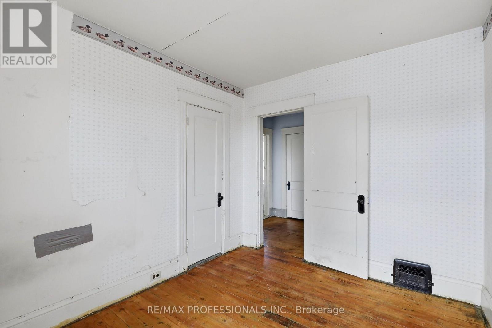 26 ARTHUR AVENUE - 22