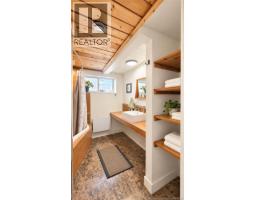 7739 Du Havres Street, Bas Caraquet, NB E1W5W9 Photo 40
