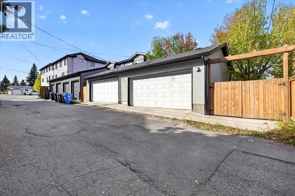 1922 29 Street SW - 40
