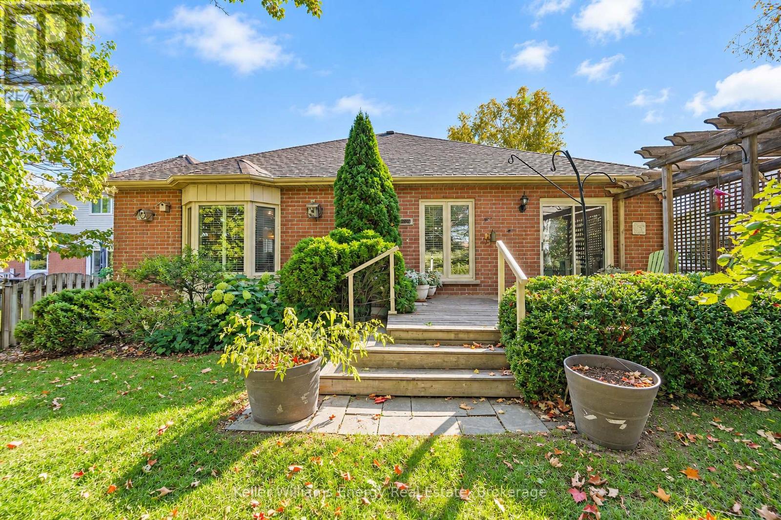 16 AMBER COURT - 18