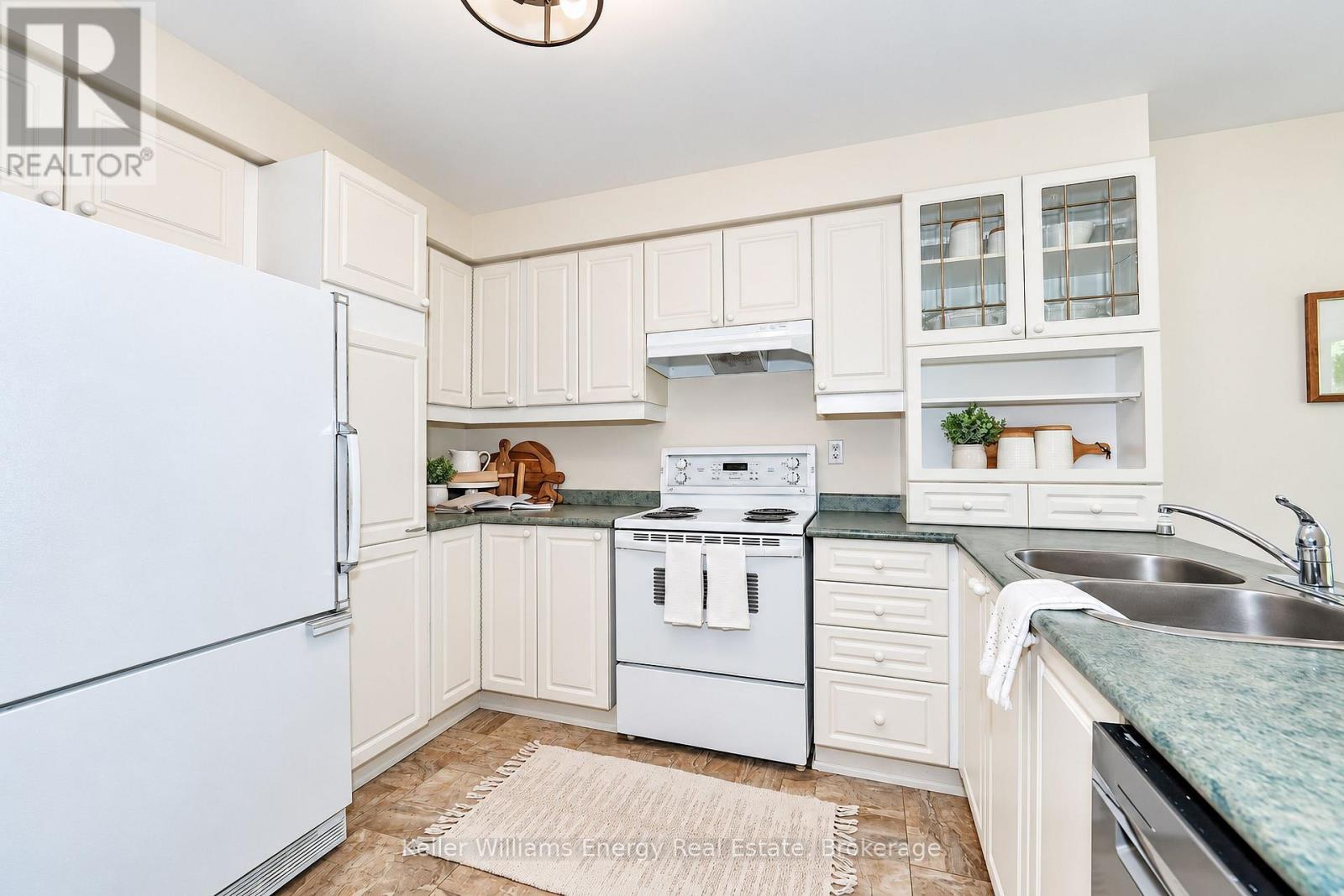 16 AMBER COURT - Image 7
