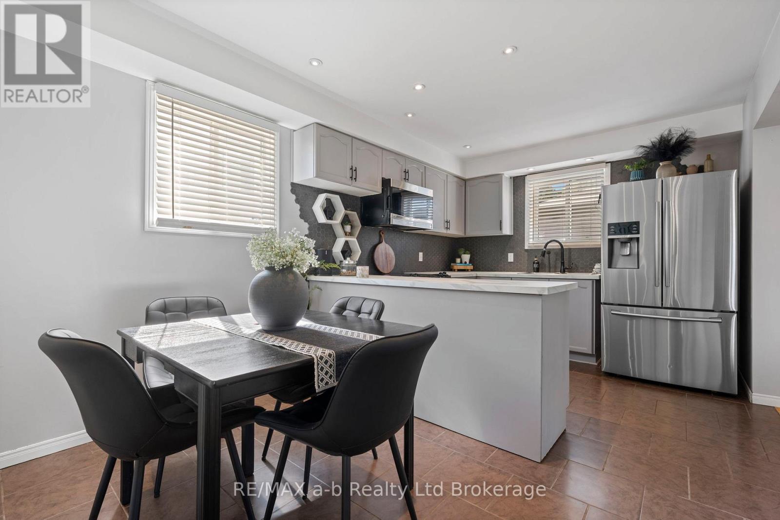 36 KARA LANE - Image 10