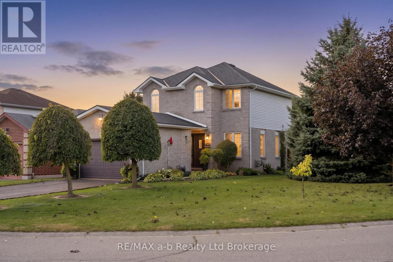 36 KARA LANE - Image 23