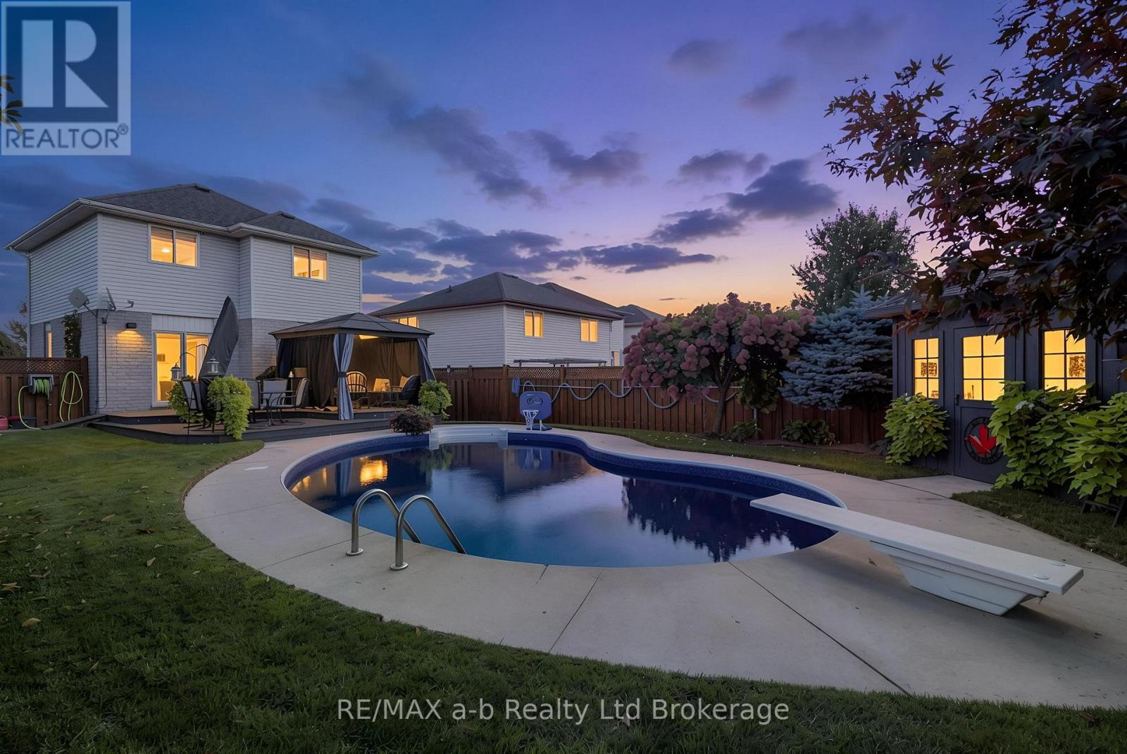 36 KARA LANE - Image 24