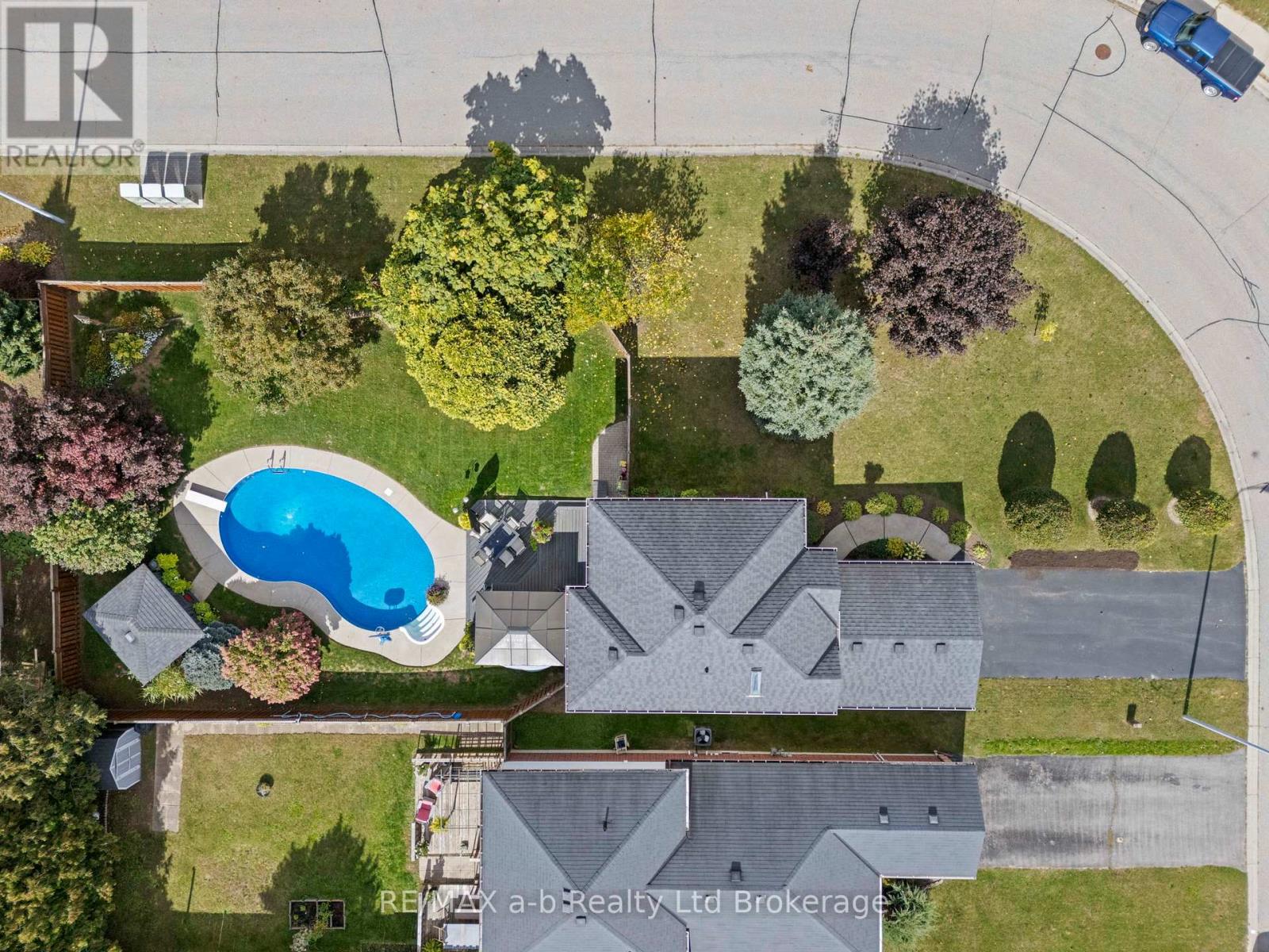 36 KARA LANE - Image 27