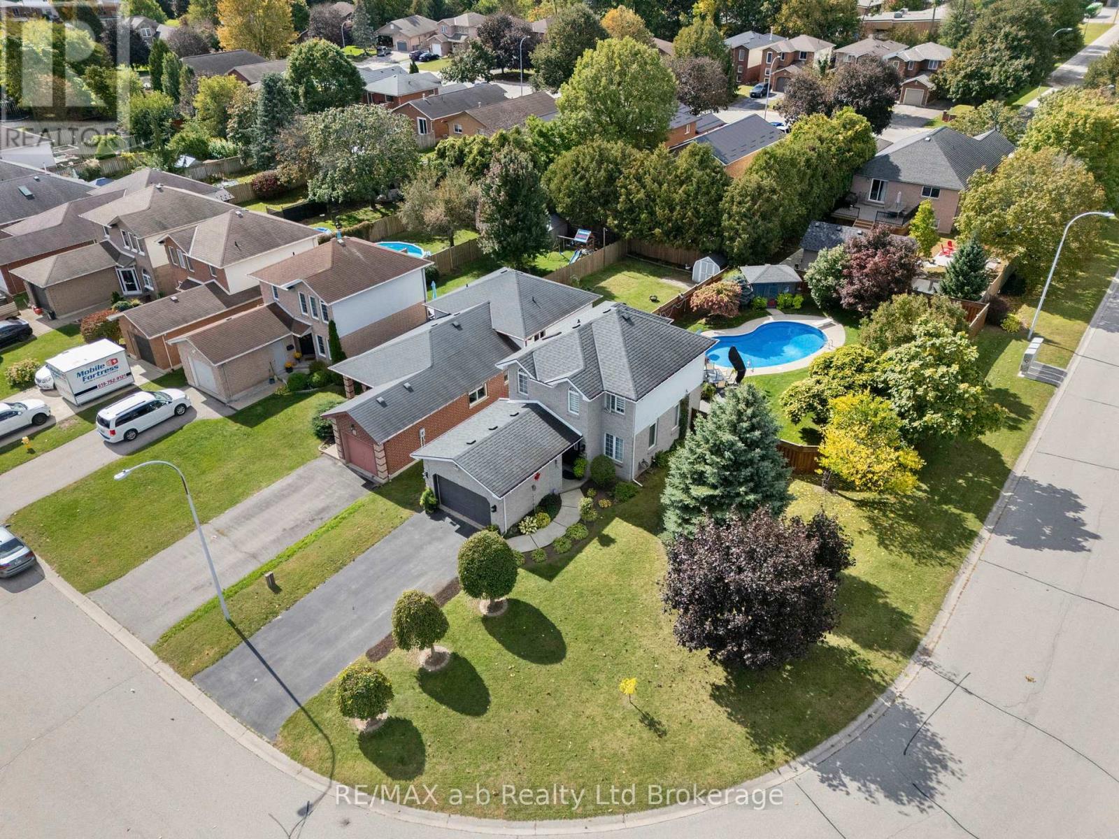 36 KARA LANE - Image 28