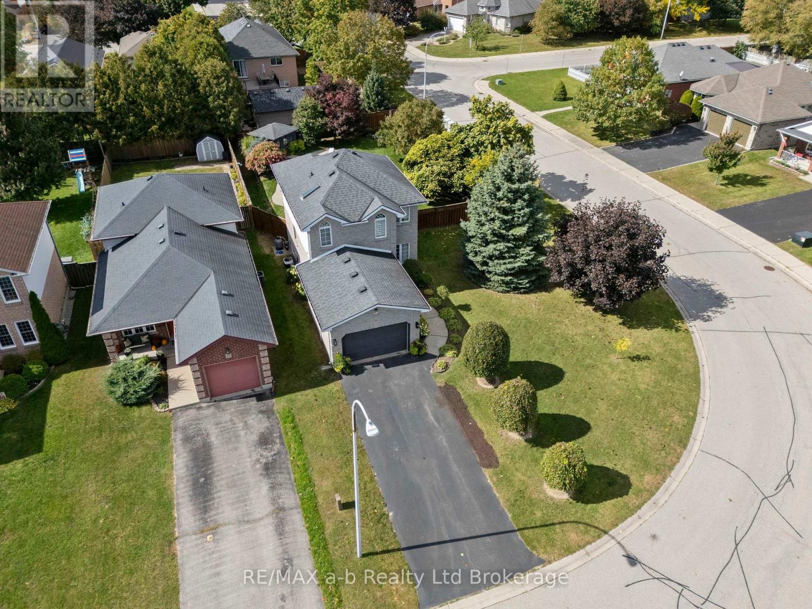 36 KARA LANE - Image 29