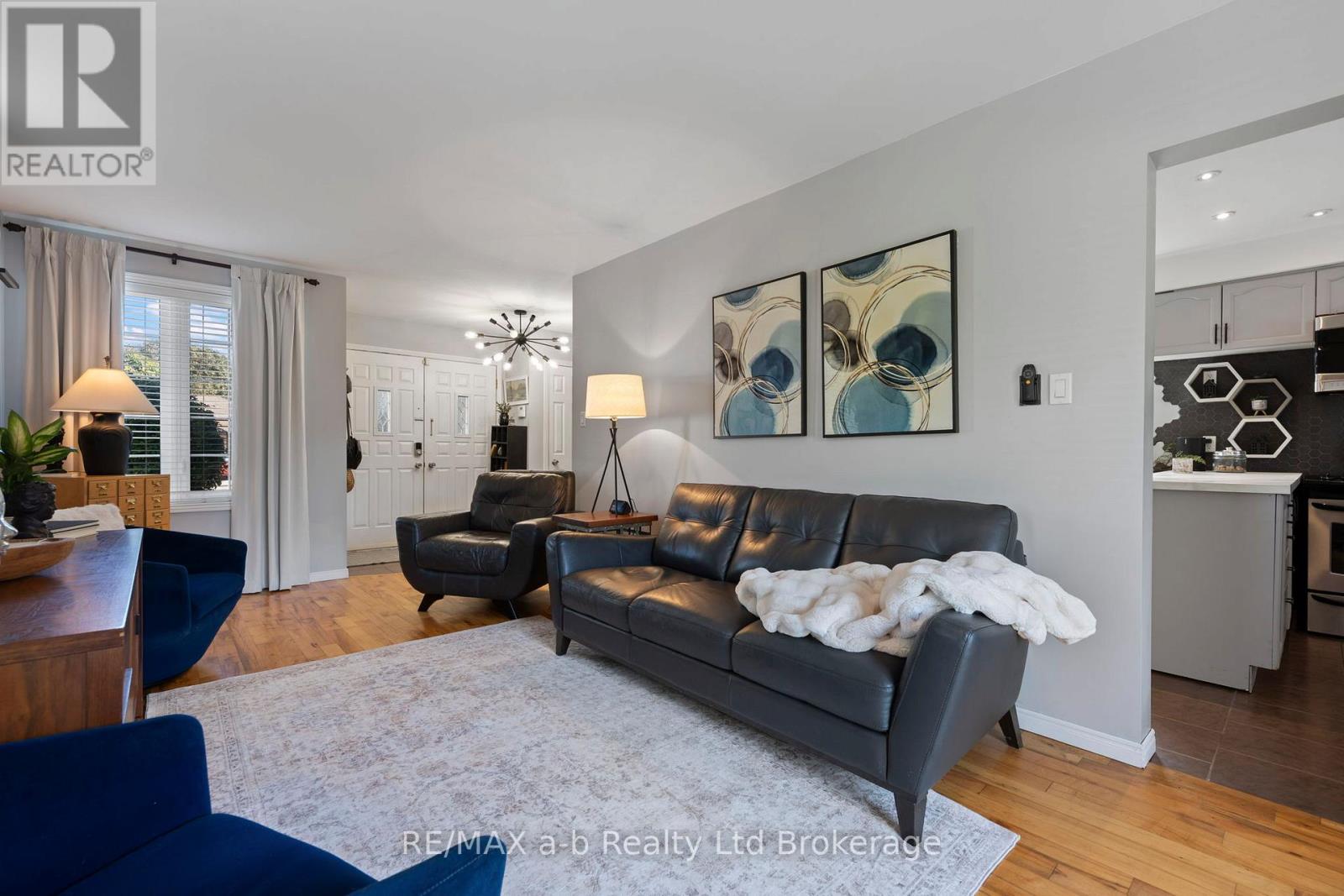36 KARA LANE - Image 4