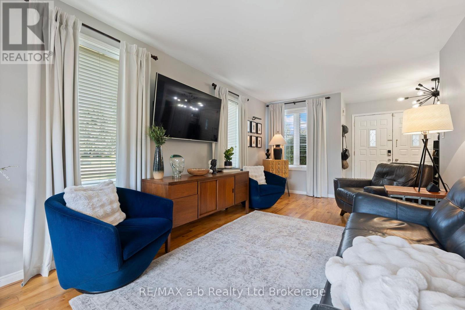 36 KARA LANE - Image 6
