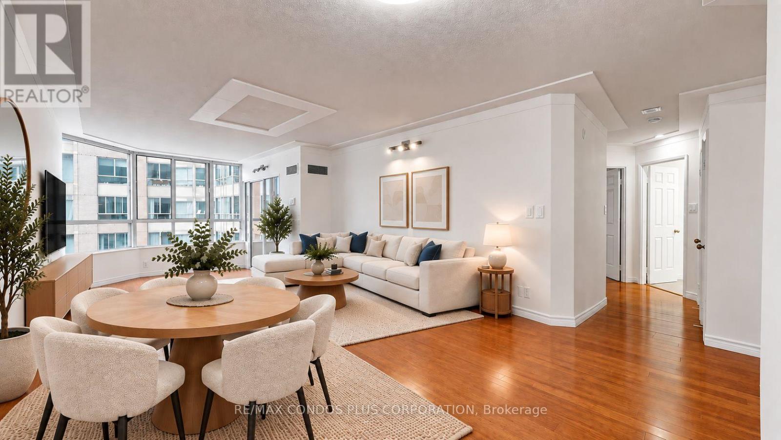 702- 717 Bay Street, Toronto, ON photo 1