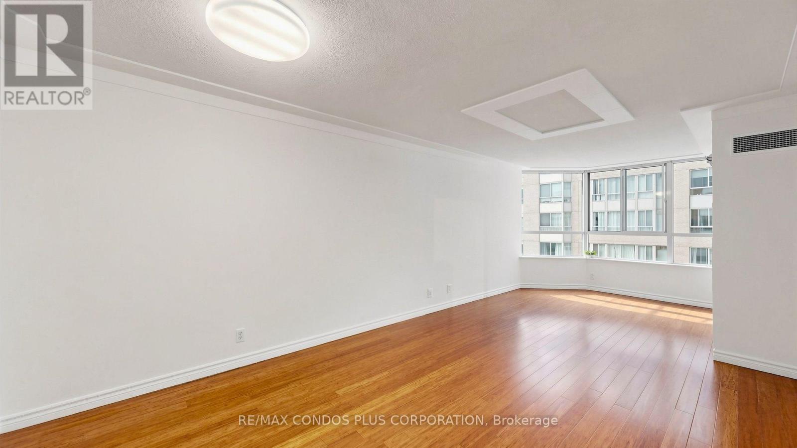 702- 717 Bay Street, Toronto, ON photo 10