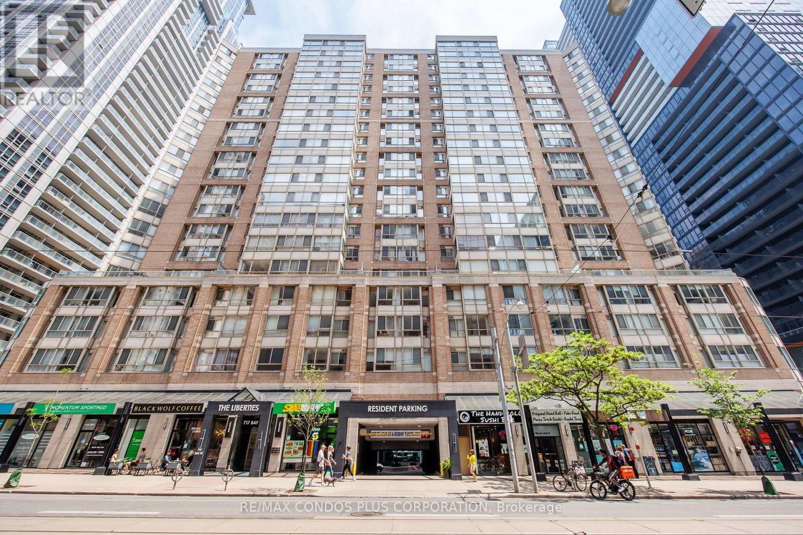 #702 717 BAY STREET - 2
