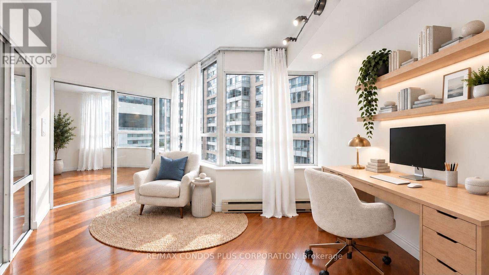 #702 717 BAY STREET - 28