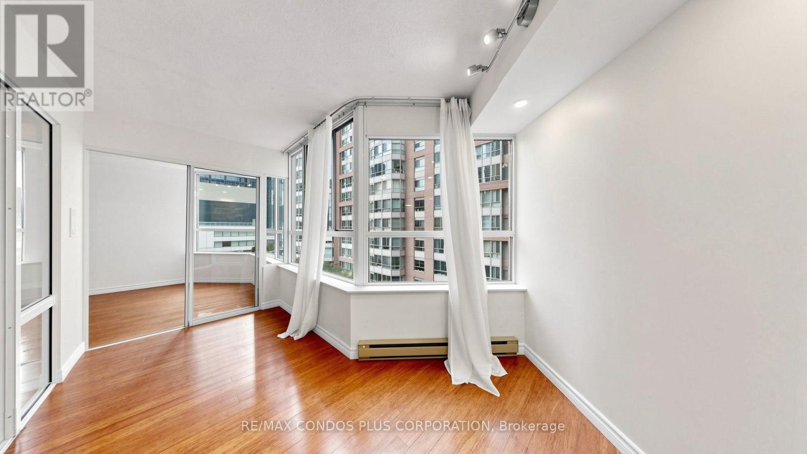 702- 717 Bay Street, Toronto, ON photo 29
