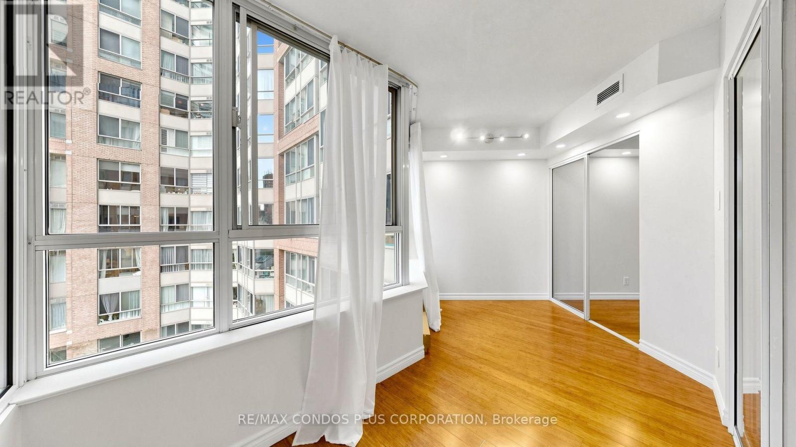 702- 717 Bay Street, Toronto, ON photo 30