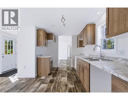 47 Oak Ridge Crescent, photo 3