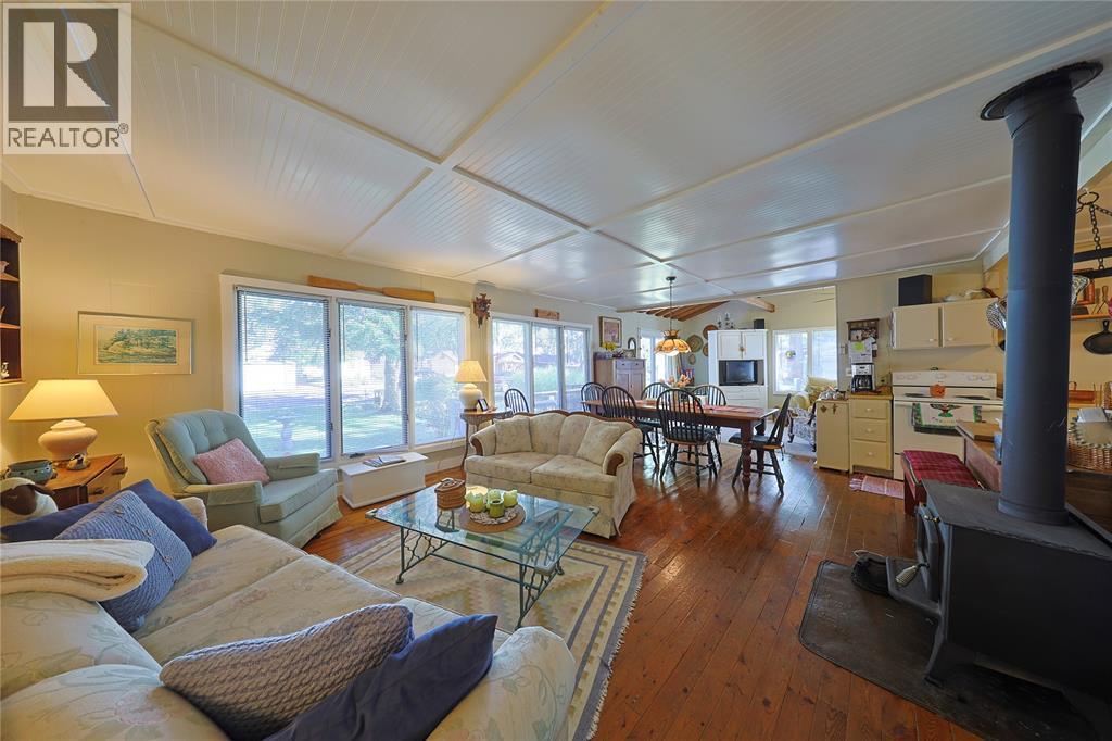 9906 LAKE ROAD - 11