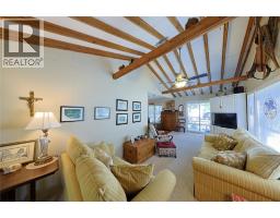 9906 Lake Road, Lambton Shores, ON N0N1J1 Photo 10