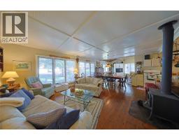 9906 Lake Road, Lambton Shores, ON N0N1J1 Photo 11