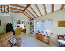 9906 Lake Road, Lambton Shores, ON N0N1J1 Photo 17