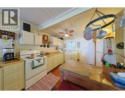 Sunroom - 9906 Lake Road, Lambton Shores, ON N0N1J1 Photo 6