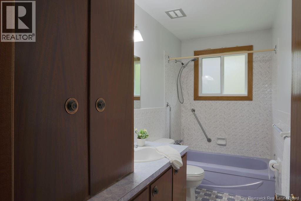 108 Robin Hood Lane - 34