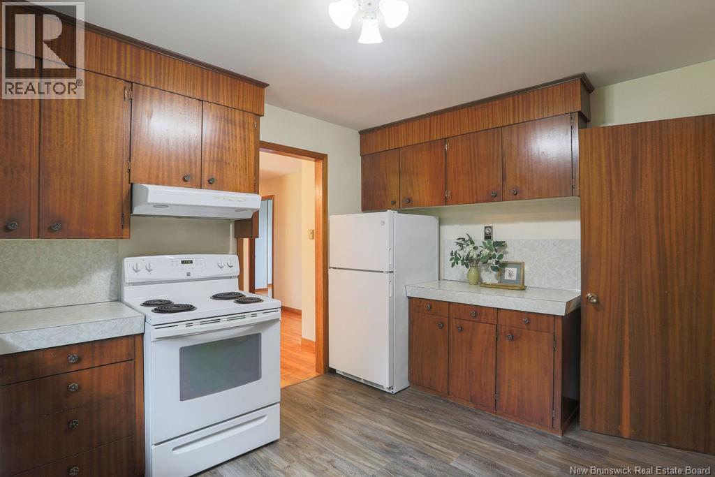 108 Robin Hood Lane - 2
