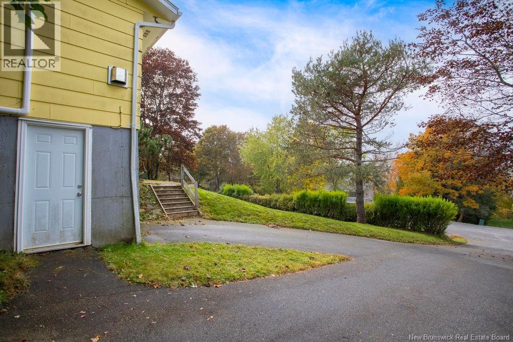 108 Robin Hood Lane - 41
