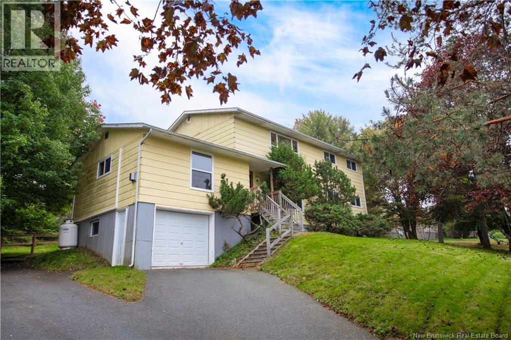 108 Robin Hood Lane