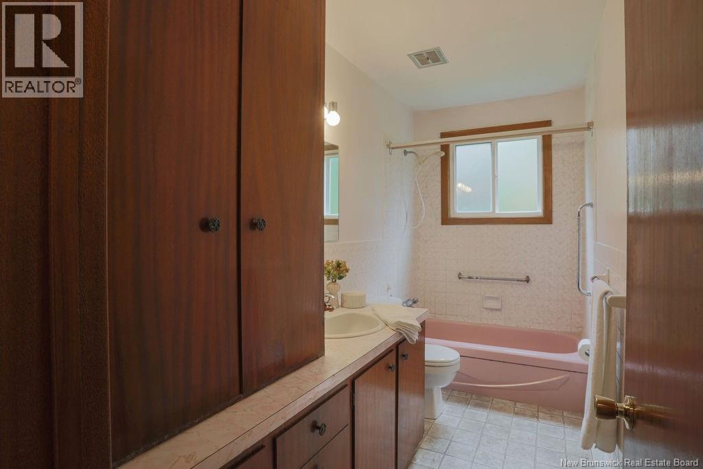 108 Robin Hood Lane - 16
