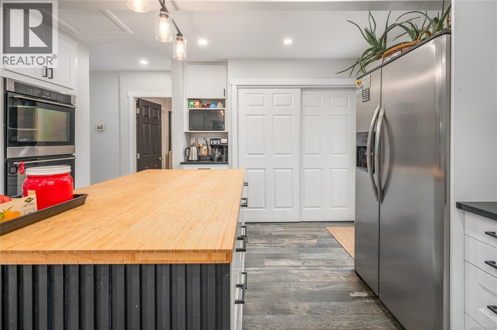 262 Villa Rd - Image 16