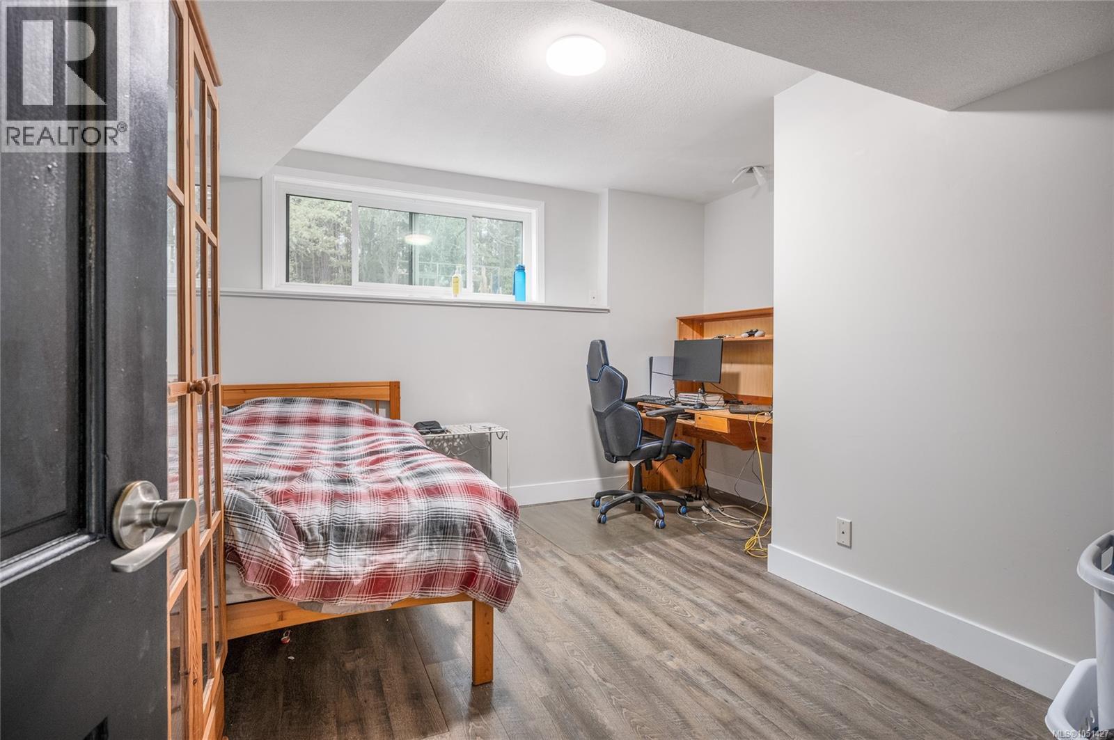 262 Villa Rd - Image 31