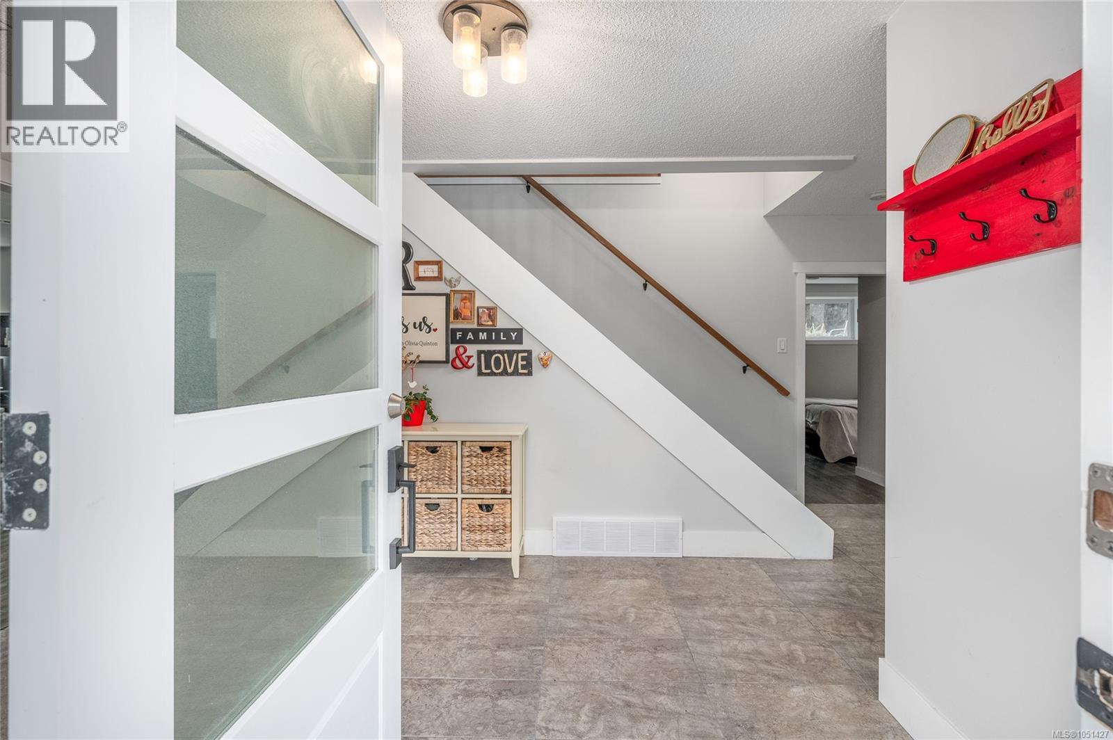 262 Villa Rd - Image 4