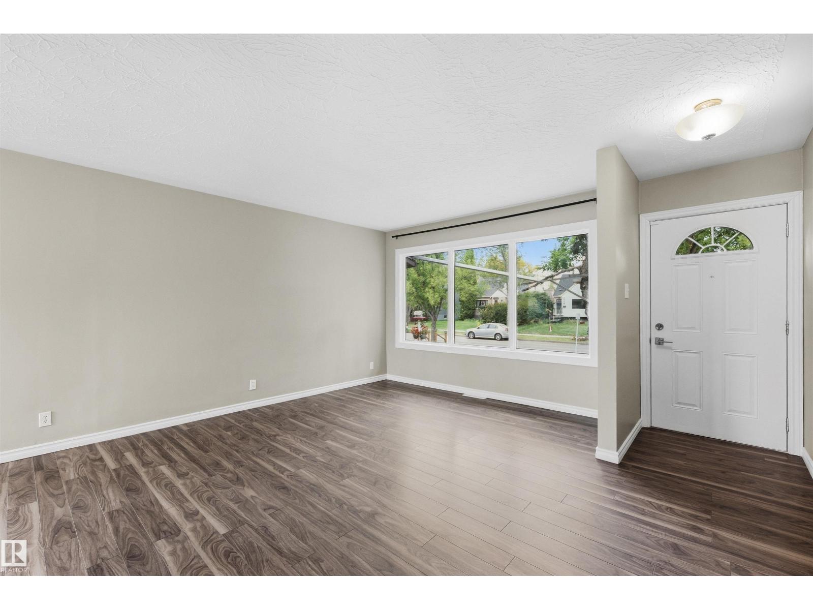 7715 76 AV NW - 2