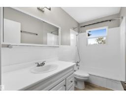 7715 76 Av Nw, Edmonton, AB T6C0H3 Photo 11